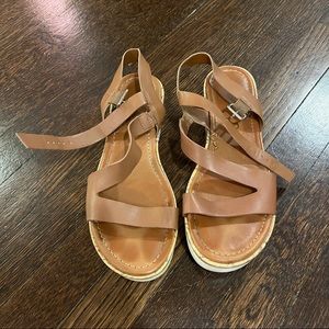 Unisa Platform Sandals